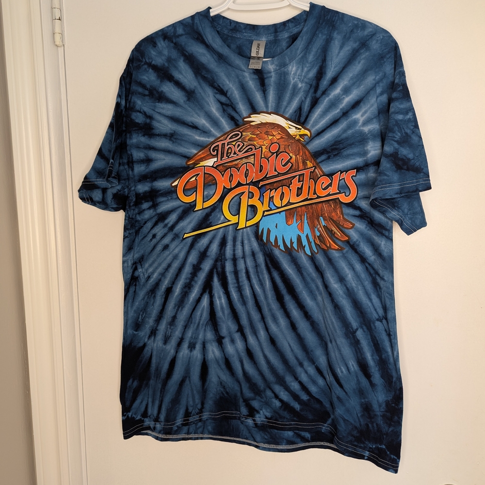 OFFICIAL DOOBIE BROTHERS GRAPHIC TSHIRT, SIZE LARGE